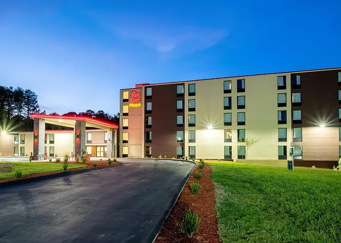 Red Roof Inn Plus+ - University