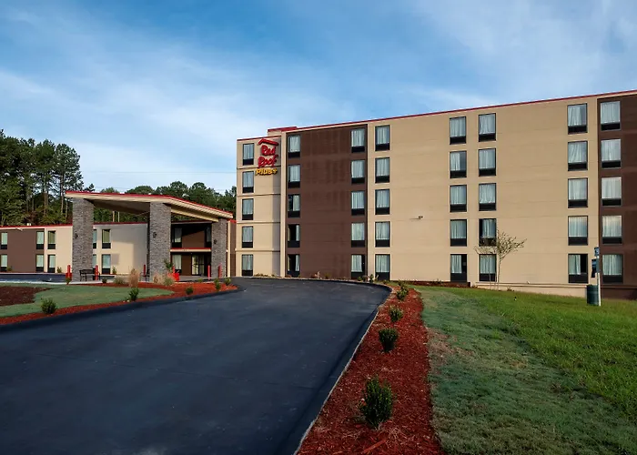 Red Roof Inn Plus+ - University