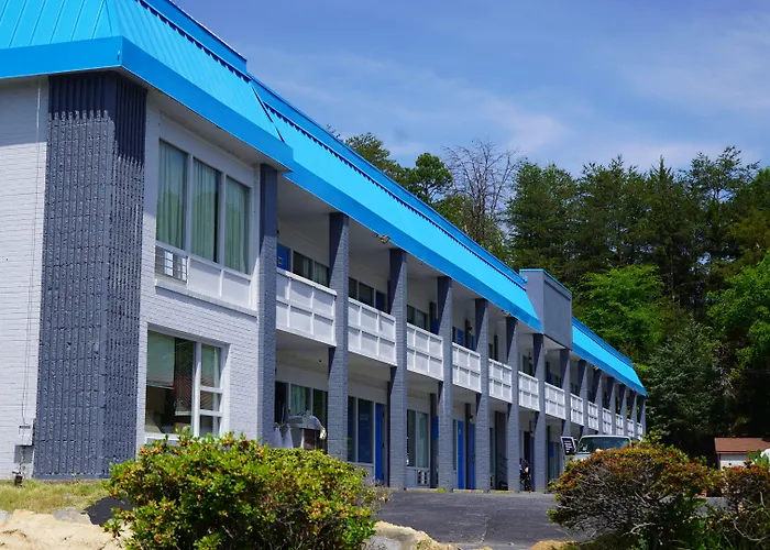 Astoria Hotel West