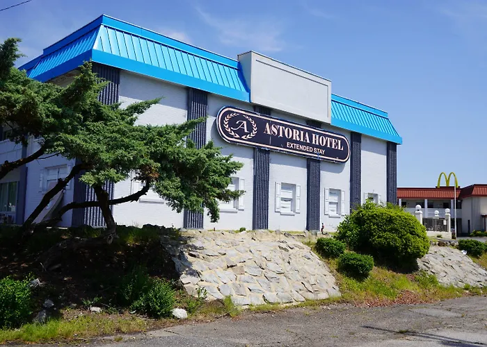 Astoria Hotel West