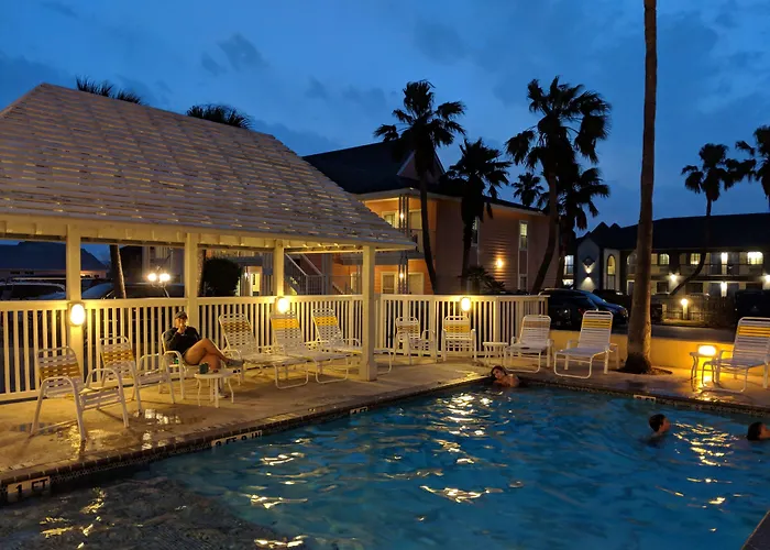 Seashell Village Resort Near The Beach With Kitchens