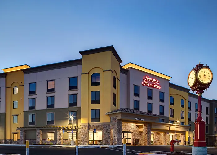 Hampton Inn & Suites Marina