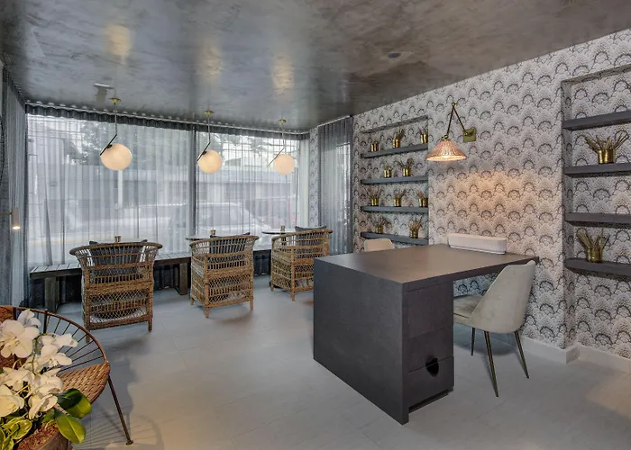 Tropica Beach (Adults Only)