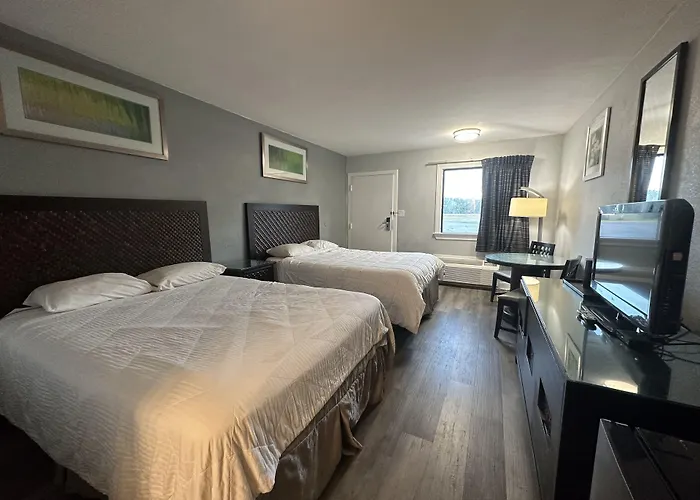 Courtland Inn By Townhouse Franklin Va Us 58