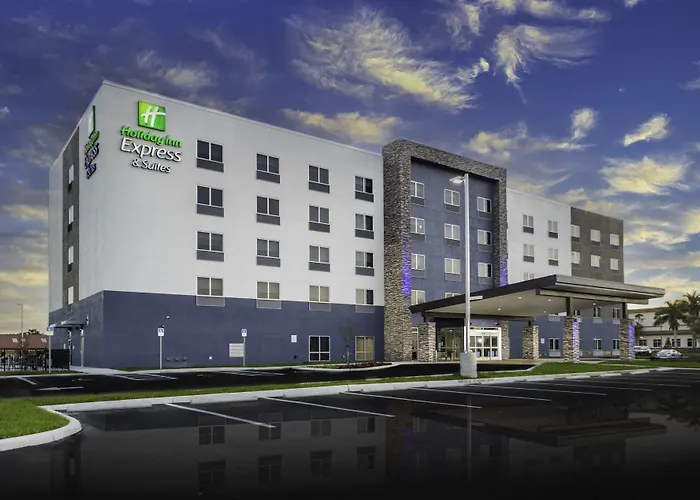 Holiday Inn Express & Suites - Fort Myers Airport By Ihg