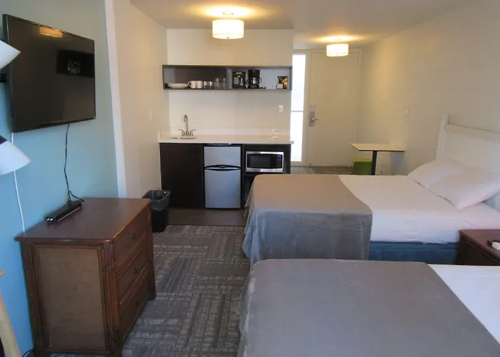 Waikiki Central Hotel - No Resort Fees