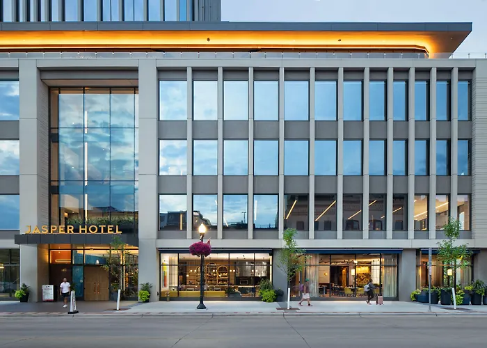 Jasper Hotel