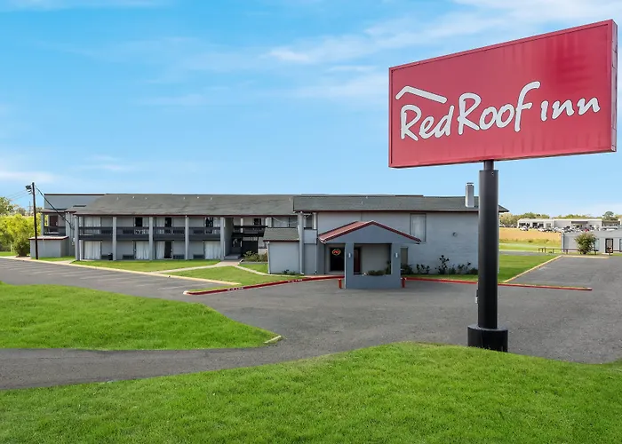 Red Roof Madisonville