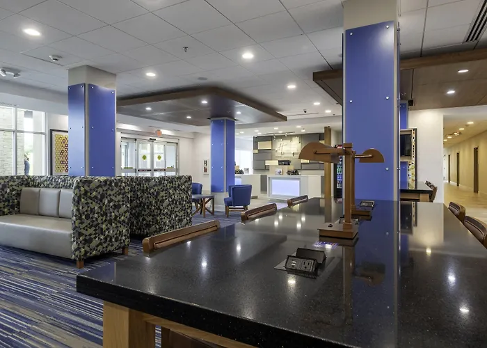 Holiday Inn Express & Suites - Staunton By Ihg