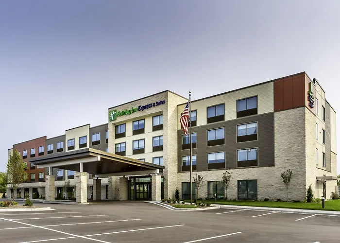 Holiday Inn Express & Suites - Milwaukee By Ihg