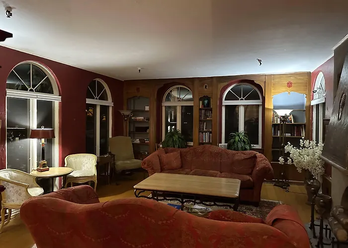 The Oaks B&B Hotel And Spiritual Center