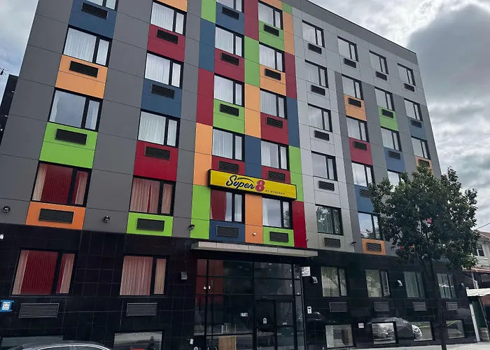 Super 8 By Wyndham Brooklyn Fulton Street Broadway Junction