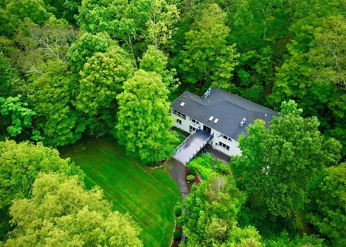 Harlow House