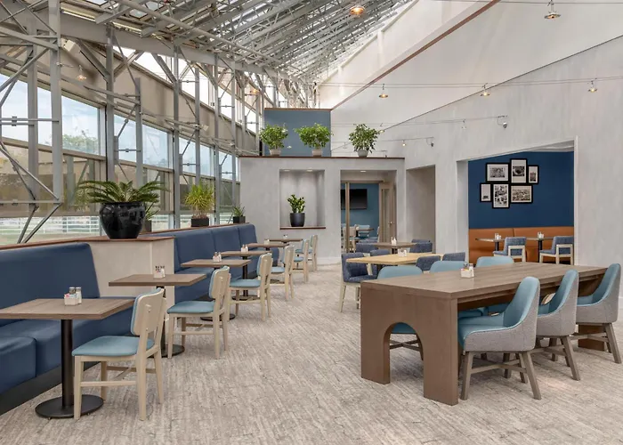 Doubletree By Hilton Hotel South Bend