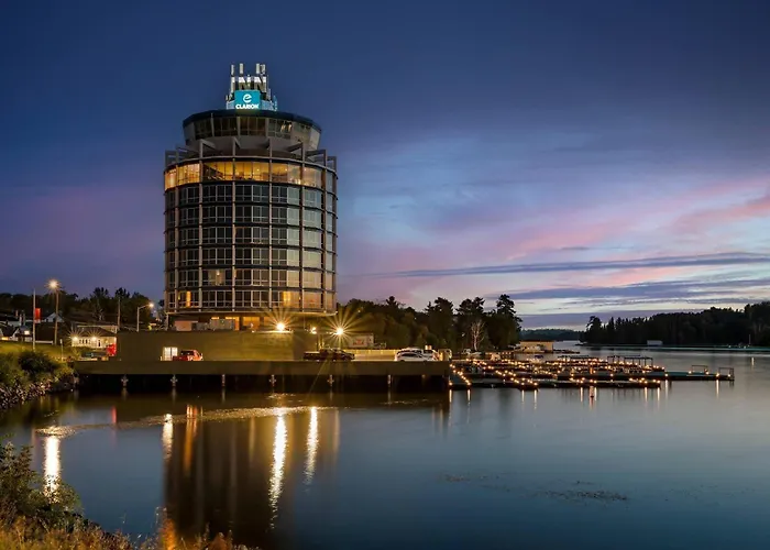 Clarion Lakeside Inn & Conference Centre