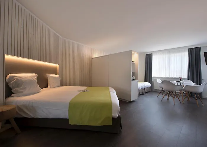 Flanders Hotel