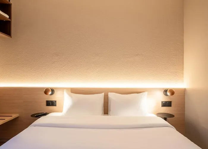 Kyriad Eco - Suresnes - La Defense