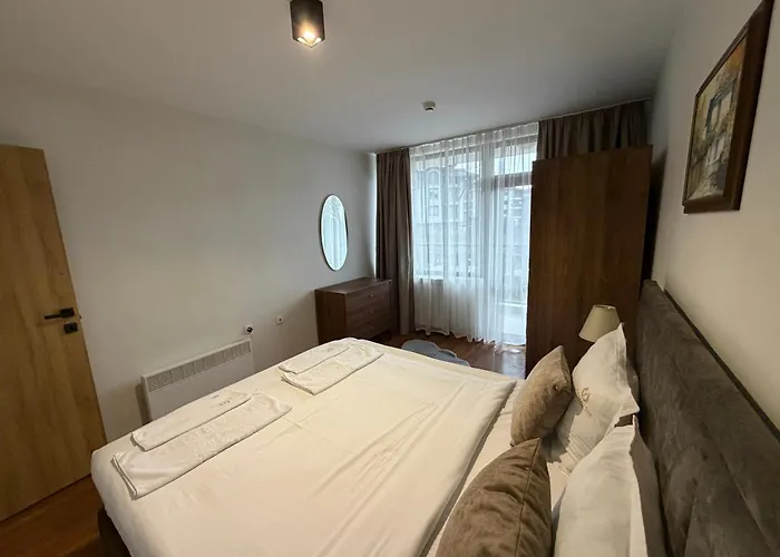 Elegant Lux Hotel