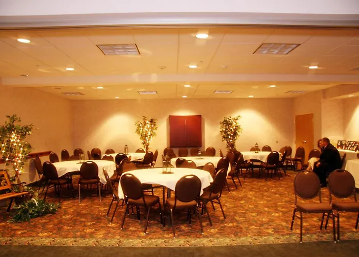 Country Inn & Suites By Radisson, At The Mall