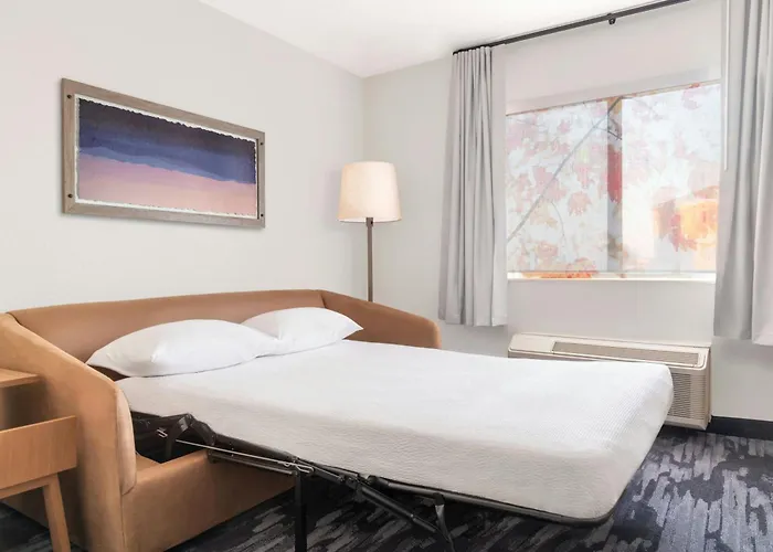 Fairfield Inn & Suites