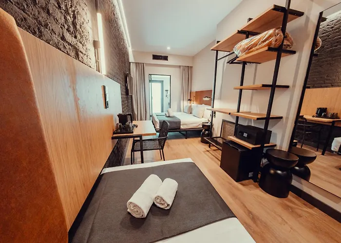 Hotel Transit