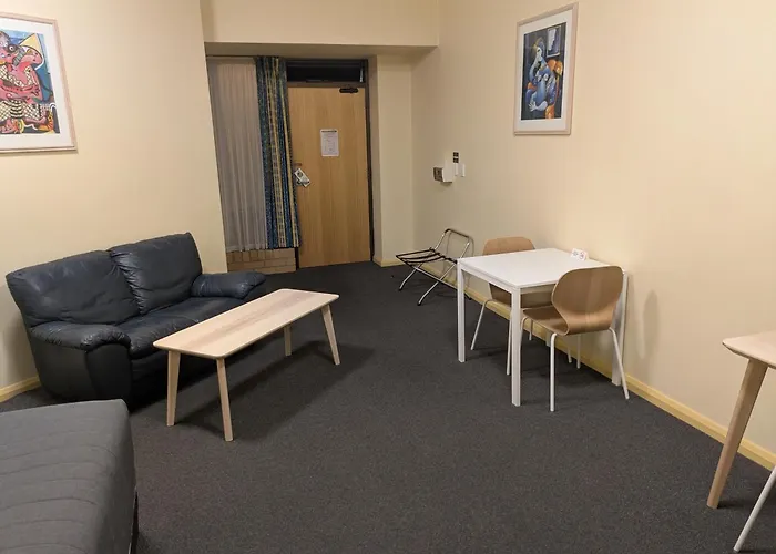 Mayfair Plaza Motel And Apartments