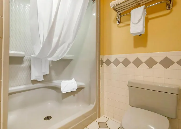 Quality Inn & Suites Owasso Us-169