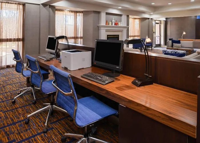 Country Inn & Suites By Radisson, Brown Deer - Milwaukee North