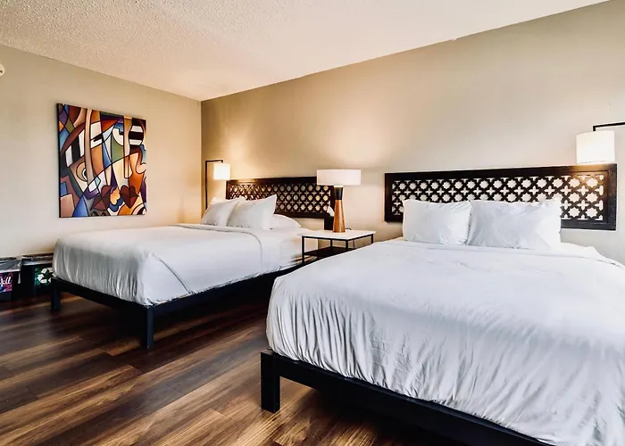 The Highlander Hotel, Ascend Hotel Collection Iowa City