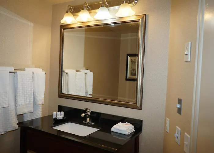 Wingate By Wyndham Bellingham Heritage Inn