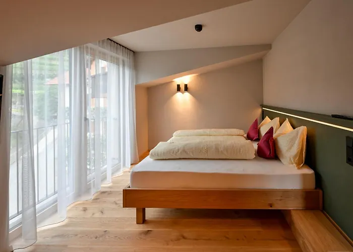 Hotel Garni Winklerhof Algund