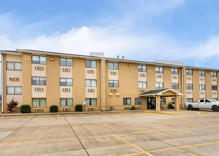 Super 8 By Wyndham Evansville East