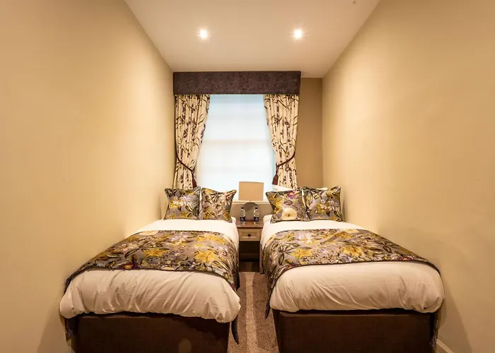 The Warwick Arms Hotel - The Coaching Inn Group