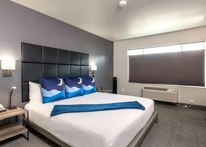 Wood River Inn & Suite