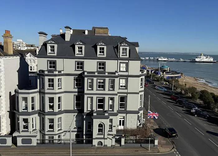 West Rocks Hotel