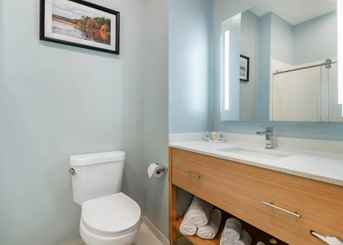 Casco Bay Hotel Portland Airport - Maine Mall, An Ascend Collection Hotel South Portland