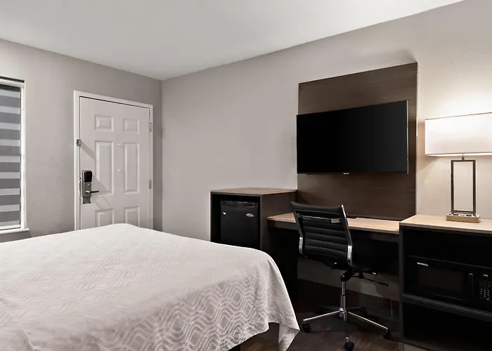 Econo Lodge Inn & Suites Laredo - Nuevo Laredo