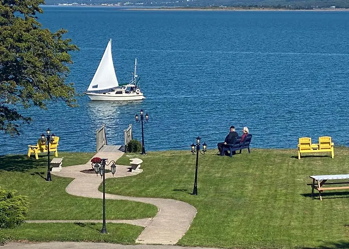 Seawinds & Cottages