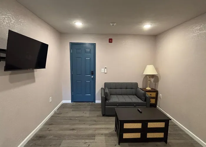 Four Seasons Lodging