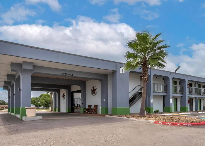 Days Inn By Wyndham Victoria Tx East
