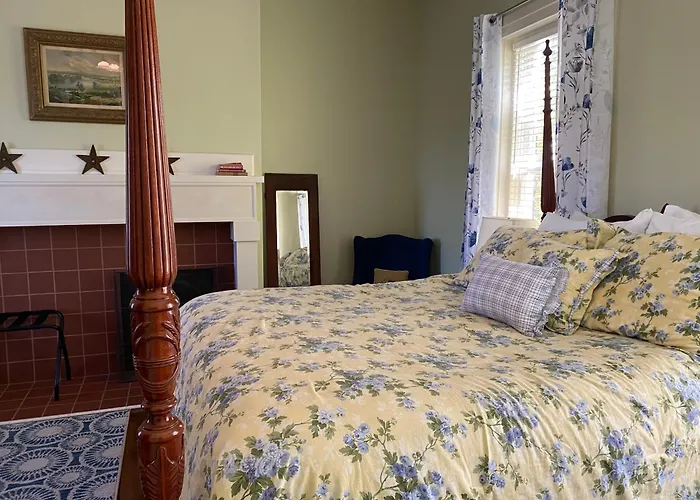Bourbon Manor Bed & Breakfast Inn Bardstown