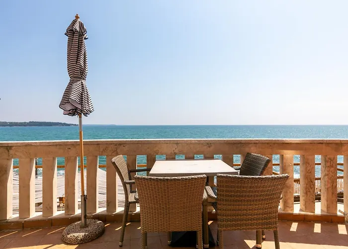 Rotonda Inn Novigrad