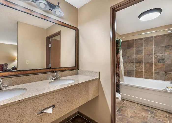 Best Western Plus Kelly Inn & Suites
