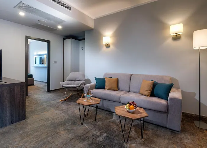 Best Western Plus Premium Inn