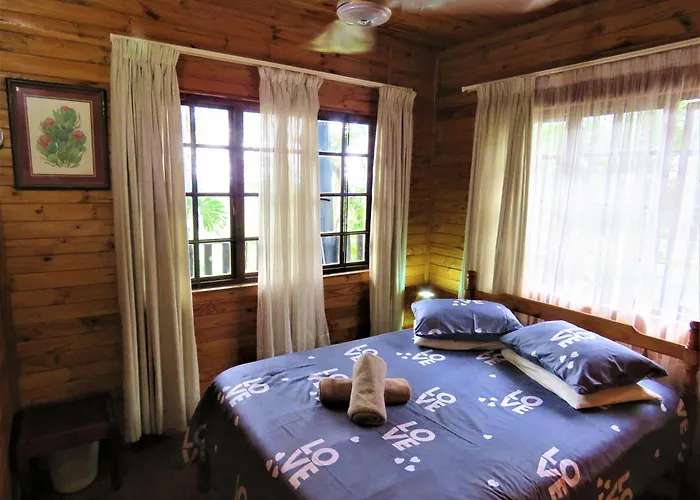 Viewpoint Lodge & Safari Tours