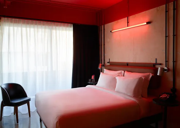 Max Brown Hotel Downtown Part Of Sircle Collection Formally Known As Dave Red Atene