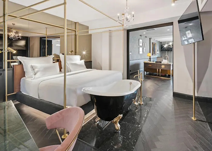 Skylark, Aluma s & Resorts