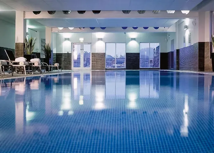 The White House - Off-Site Health Club & Spa 2 Minute Walk Away