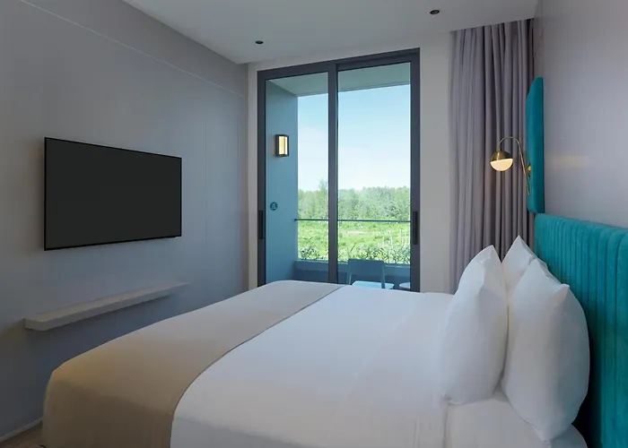 La Green Hotel And Residence