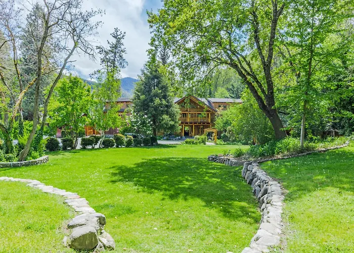 The Lindsay Lodge
